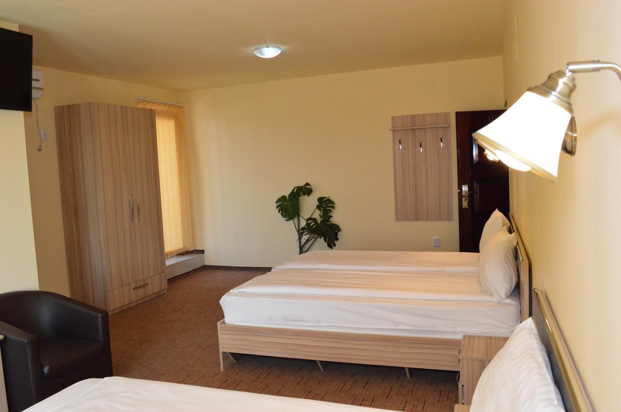 Pensiunea Beverly Hills Baile Felix Bagian luar foto